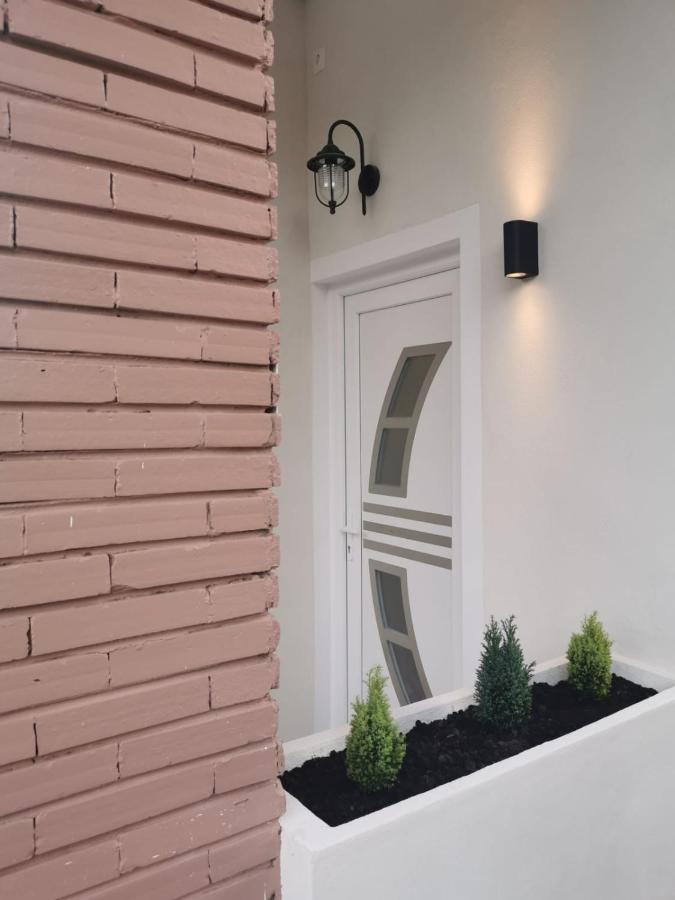 Central Park Studio Petroşani מראה חיצוני תמונה