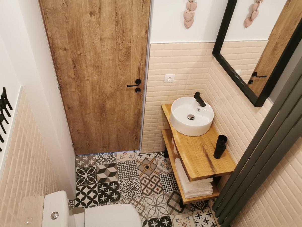 Central Park Studio Petroşani מראה חיצוני תמונה